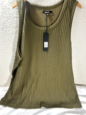 Mens Ribbed Sleevelsess ShirGreenTan Color sz XXXL NovaMEN